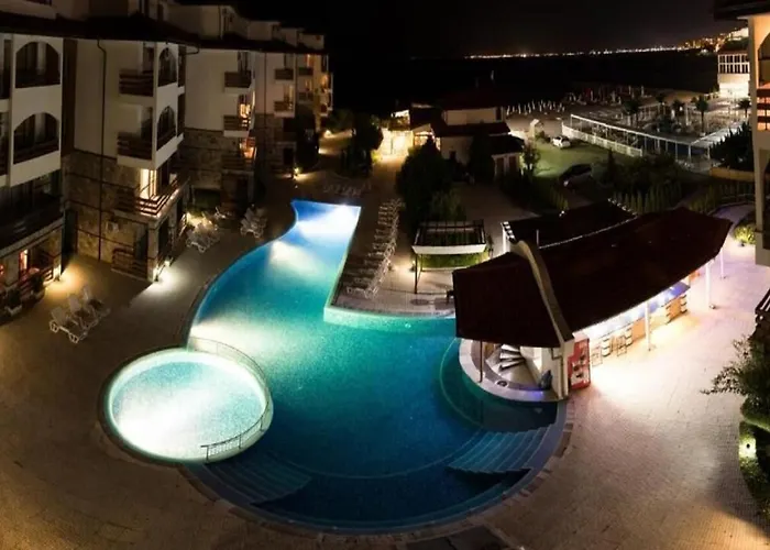 Robinson Apartman Elenite