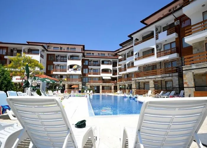 Robinson Apartman Elenite