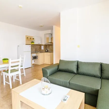Robinson Apartment
