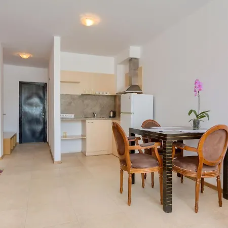 Apartment Robinson