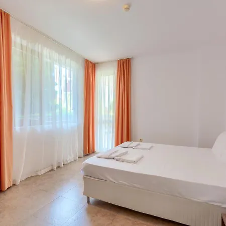 Robinson Apartment