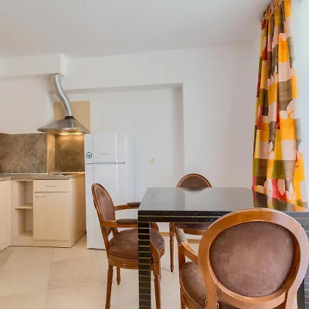 Robinson アパート エレニテ