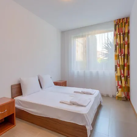 Robinson Apartment Elenite
