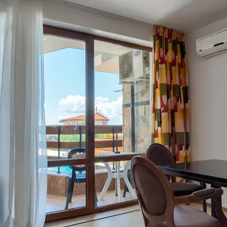 Apartment Robinson Elenite