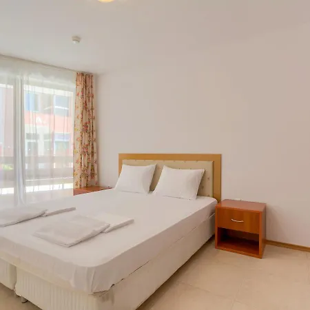 Robinson アパート *