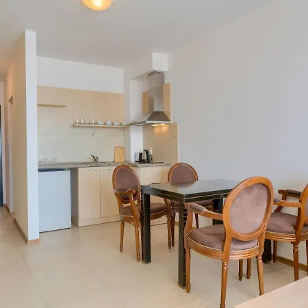 Robinson アパート エレニテ