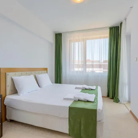 Robinson アパート