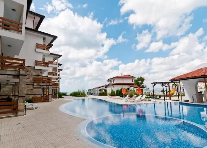 Апартамент Robinson Елените