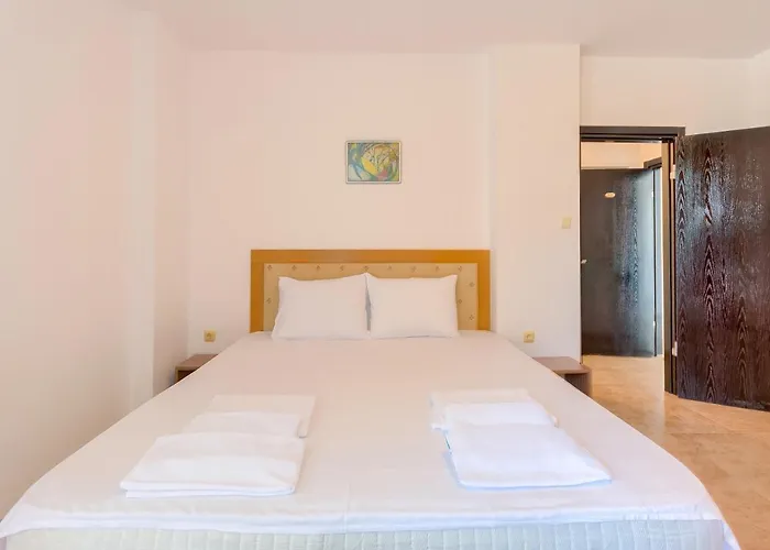 Robinson Елените